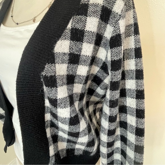Buffalo Check Cropped Cardigan - Picture 4 of 14